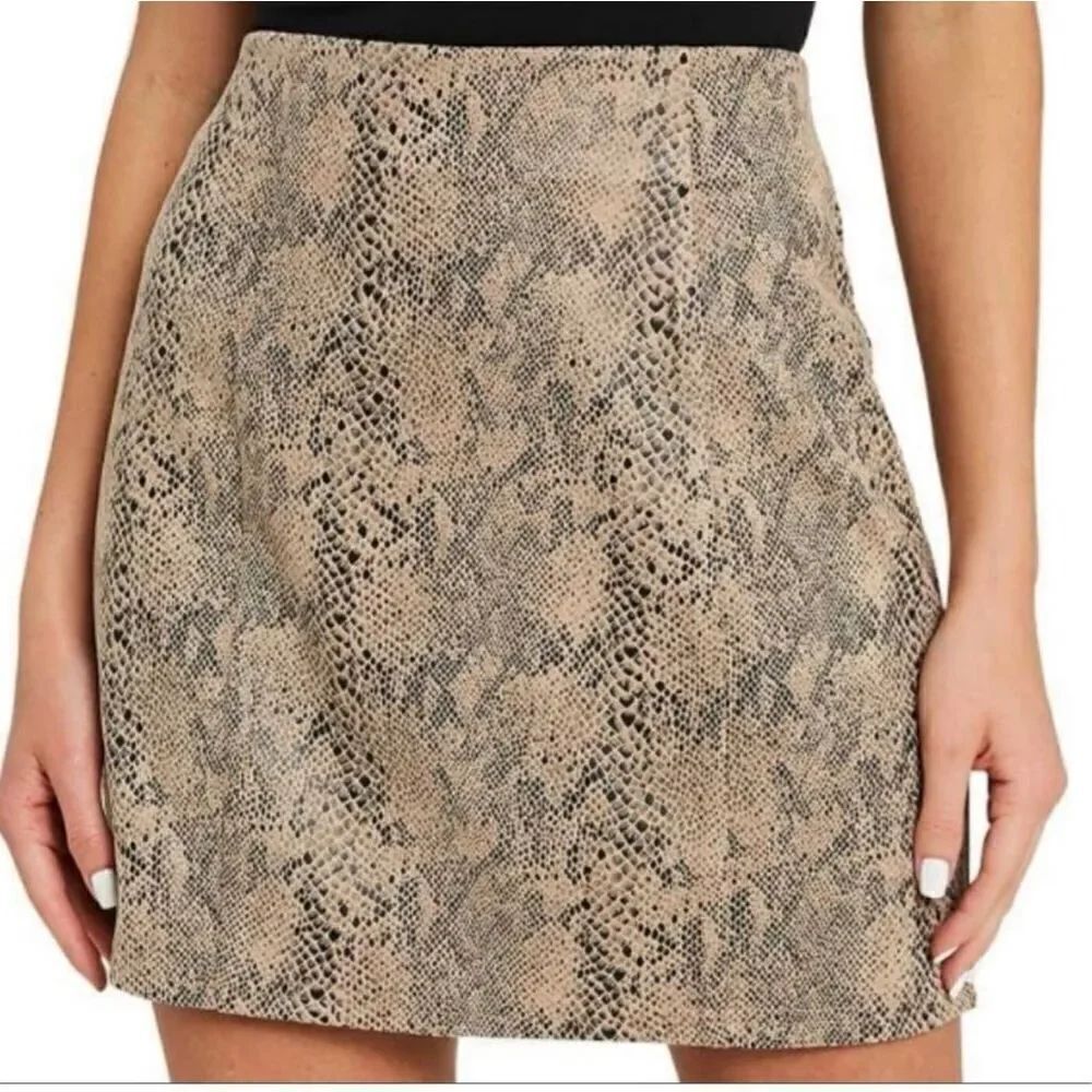 Ee:some Women’s Tan Snake Print Mini Skirt Size Large